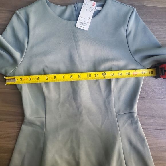 Uniqlo Stretch 3/4 Sleeve Flare Dress - Picture 3 of 5